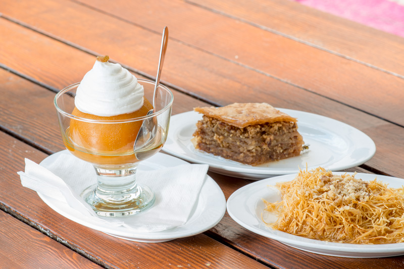 ufahija-baklava-kadaif-deserti