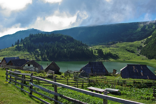 zelena-oaza-jezero-prokosko