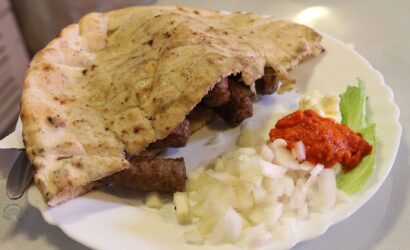 food-in-mostar-eat-cevapi