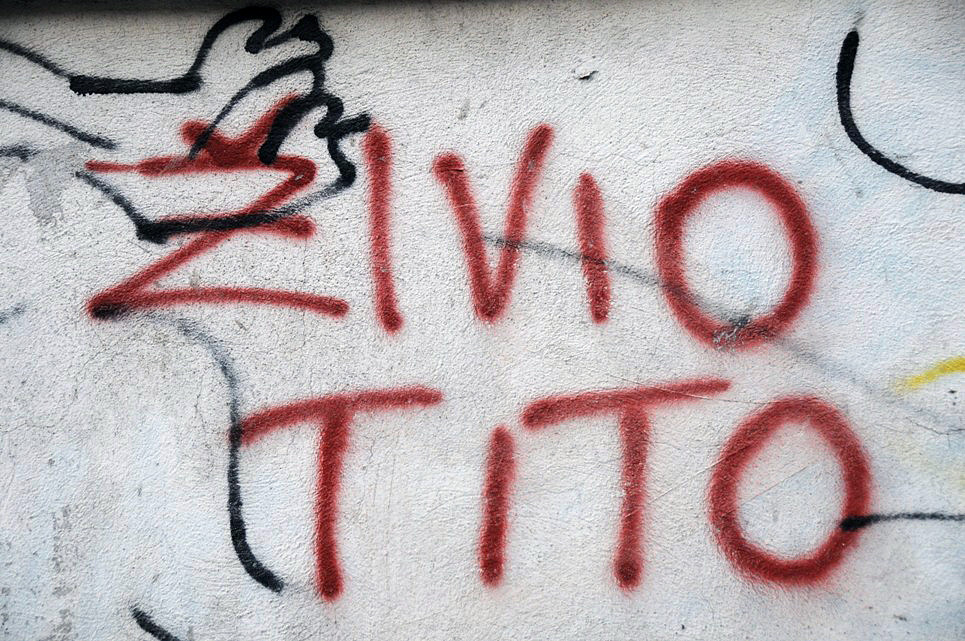 Graffiti_in_Mostar_tito