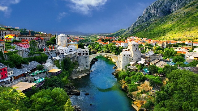 mostar-old-town-old-bridge