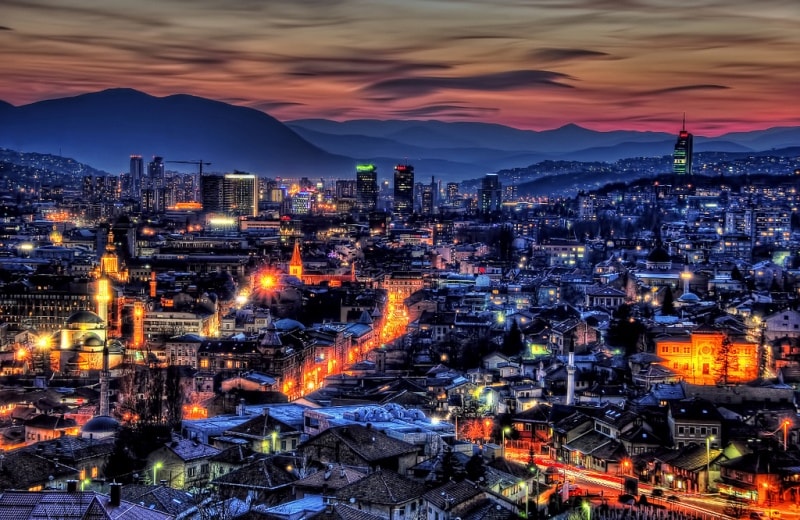 sarajevo-at-night-min