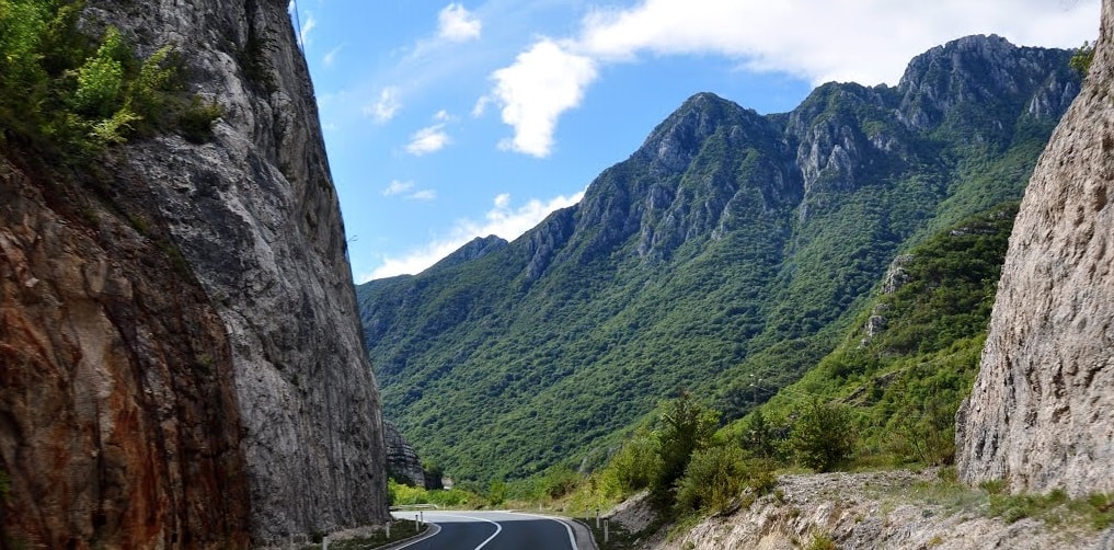 drive-from-sarajevo-to-mostar